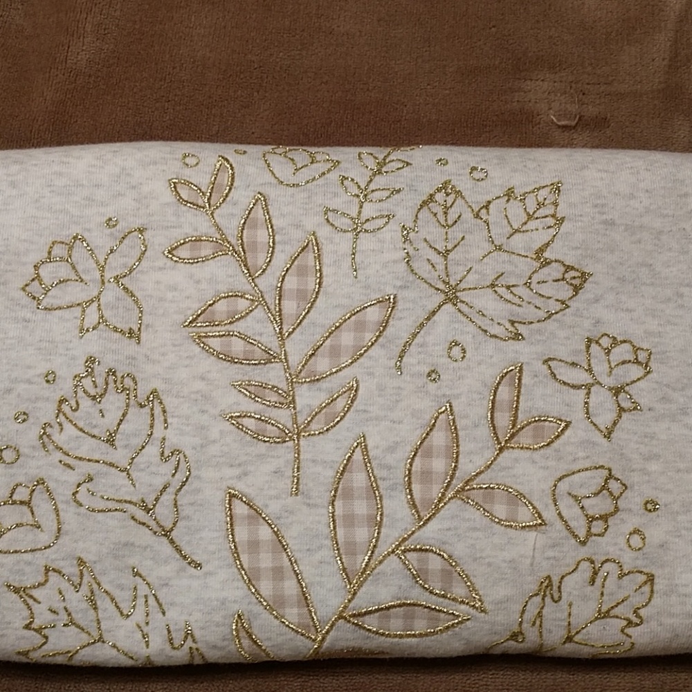 Perfect for Fall L/S Shirt W/ Leaf Motif